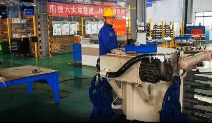 四機(jī)賽瓦與國(guó)際一流企業(yè)“掰手腕” 鄂產(chǎn)成套油氣裝備首次打入歐洲