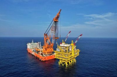 亞洲第一深水導(dǎo)管架平臺“海基一號”建設(shè)完工